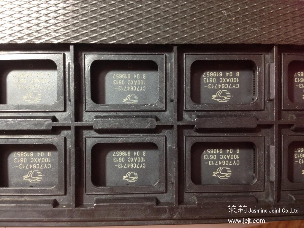 CY7C64713-100AXC